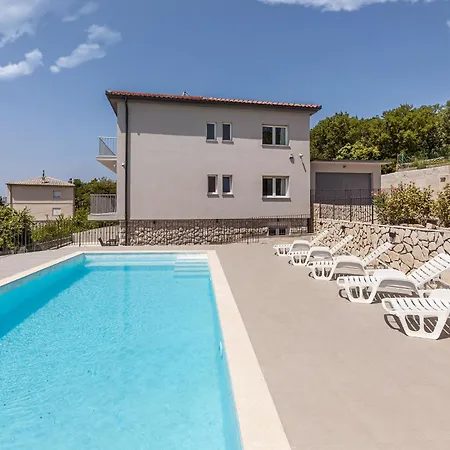 Opera * פובילה