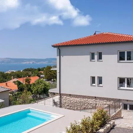 וילה Opera פובילה