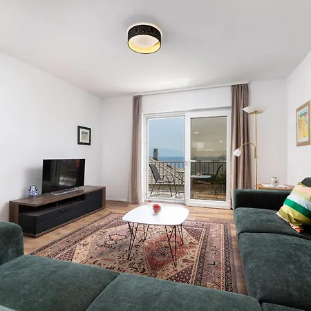 Opera Villa *