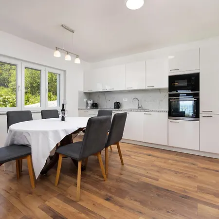 Opera * פובילה