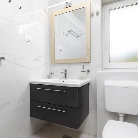 וילה Opera פובילה